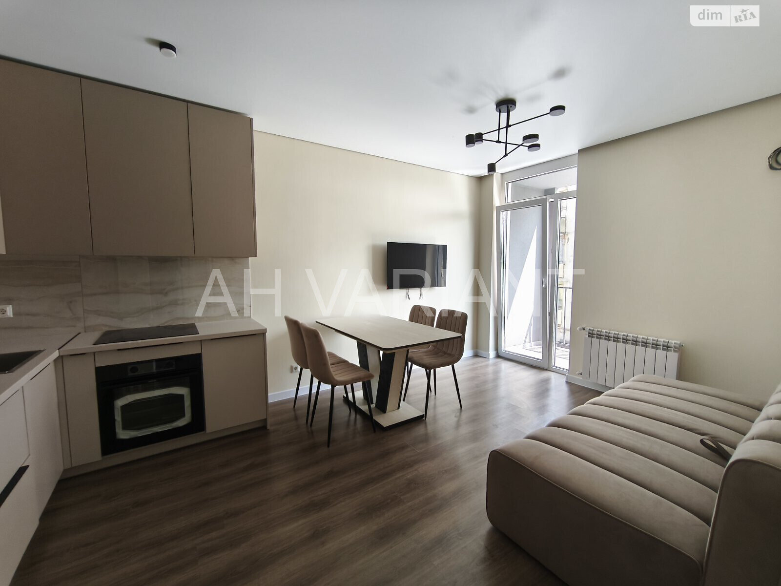 Stylish 1-bedroom apartment in Uzhhorod with modern renovation