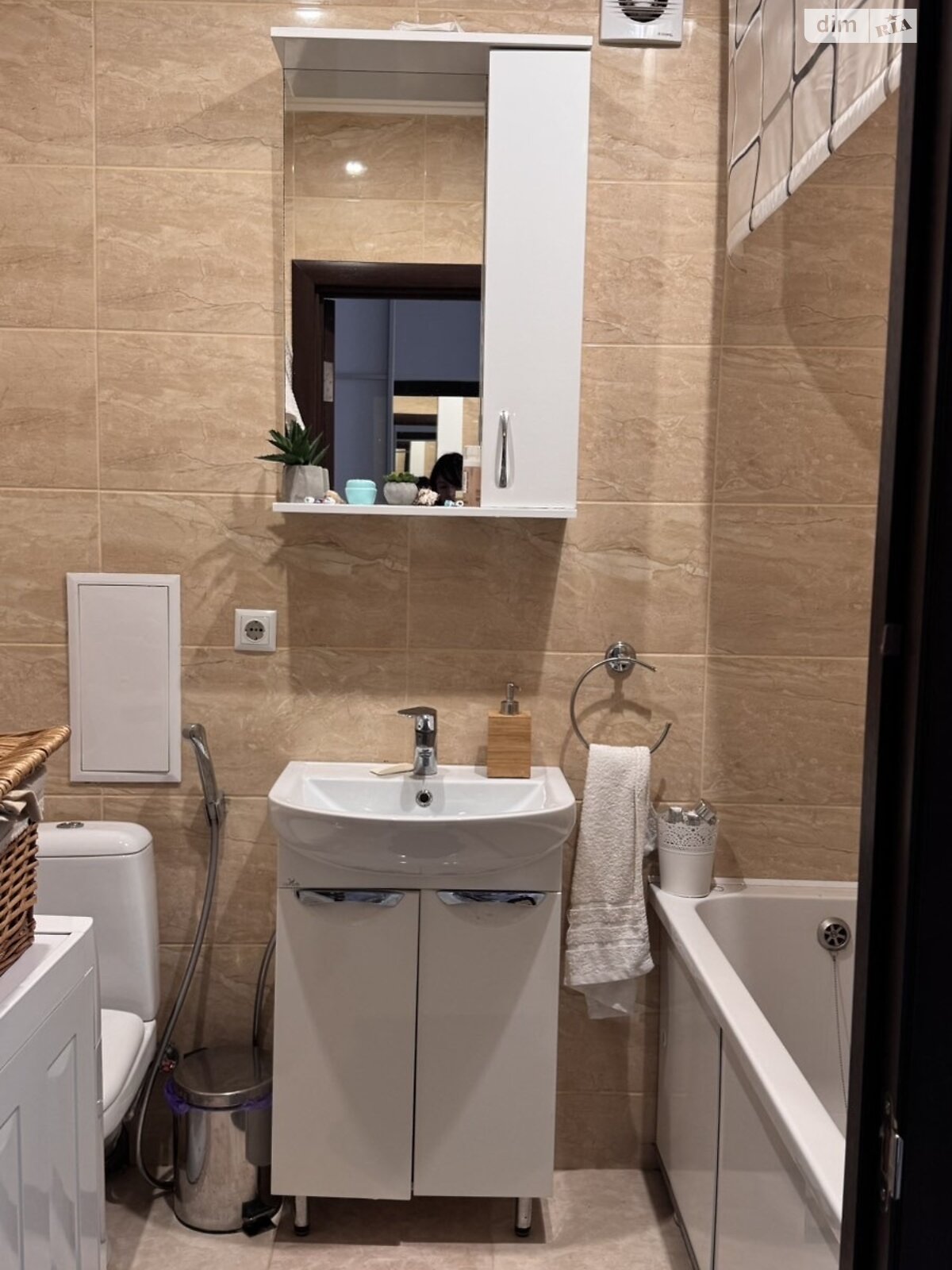 Cozy 1-Room Apartment on Pulyuya Street near Victoria Gardens