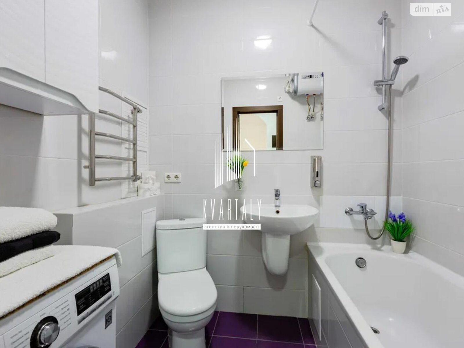 1-bedroom apartment on Anna Akhmatova Street, well-equipped and bright