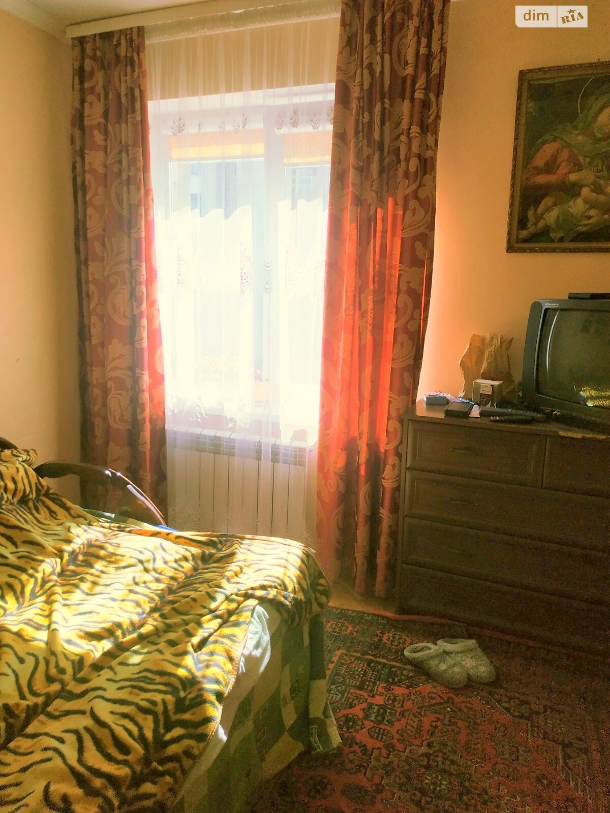 3-Room Apartment on Shyroka Street, Well-Equipped