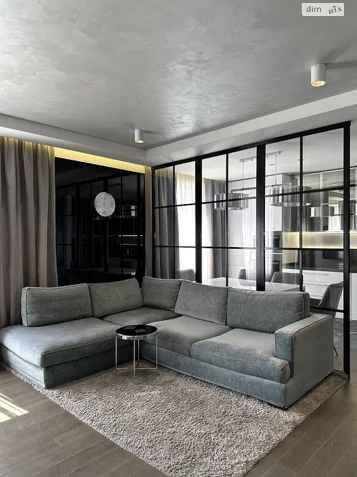 Modern Apartment with Panoramic Windows and Generator Backup