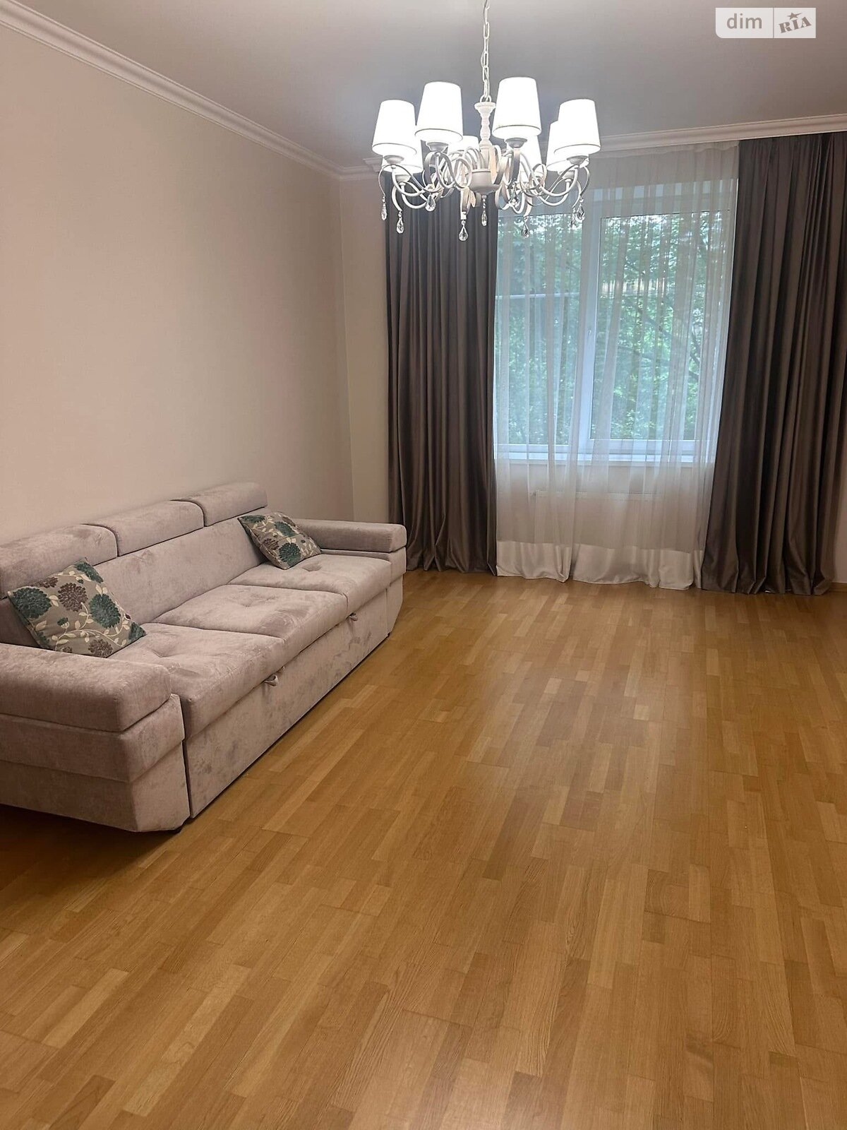 2-Bedroom Apartment near Park with Modern Amenities