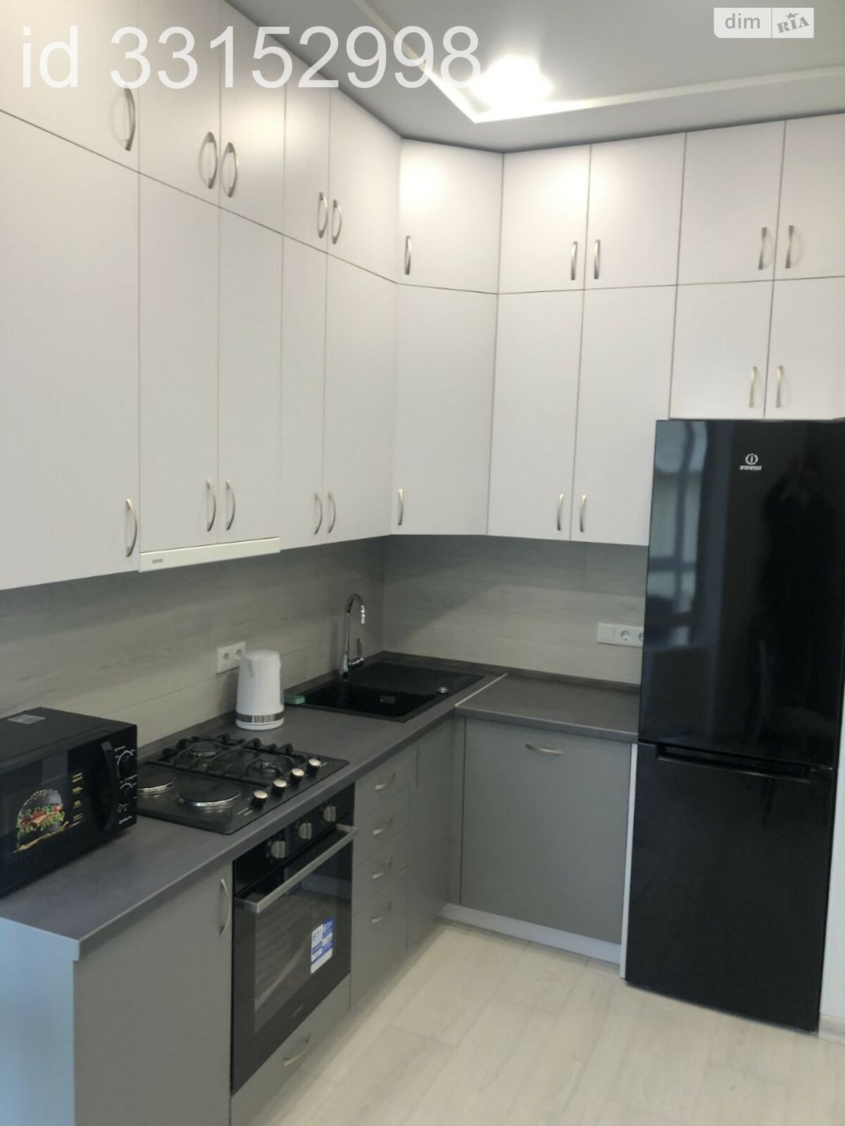 1-Bedroom Apartment in Mandarin Complex, Voloshkova Street