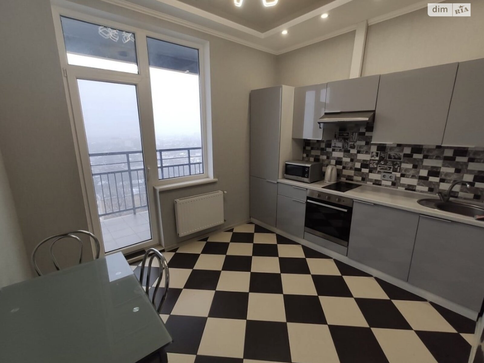 1-Room Apartment in Mikhailovsky Gorodok Complex with Renovation and Furnishings