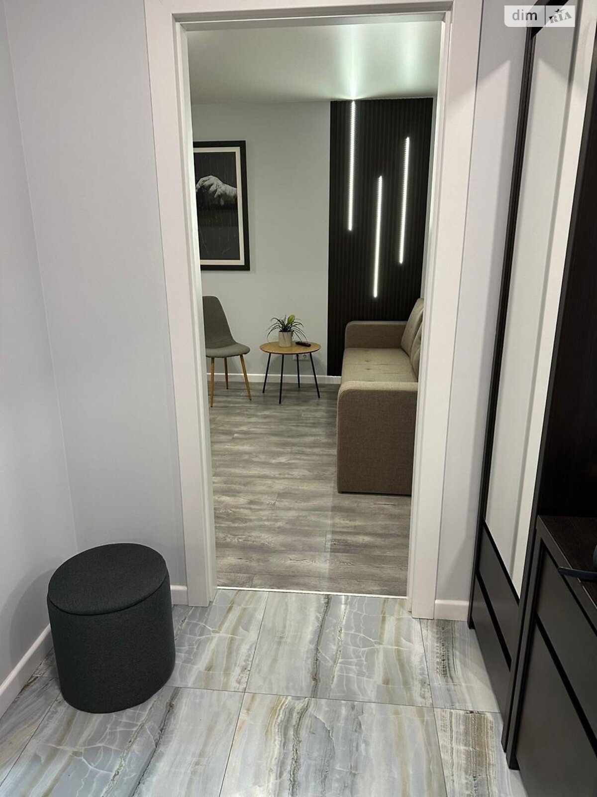 3-Room Apartment on Red Kalina Avenue, Fully Renovated