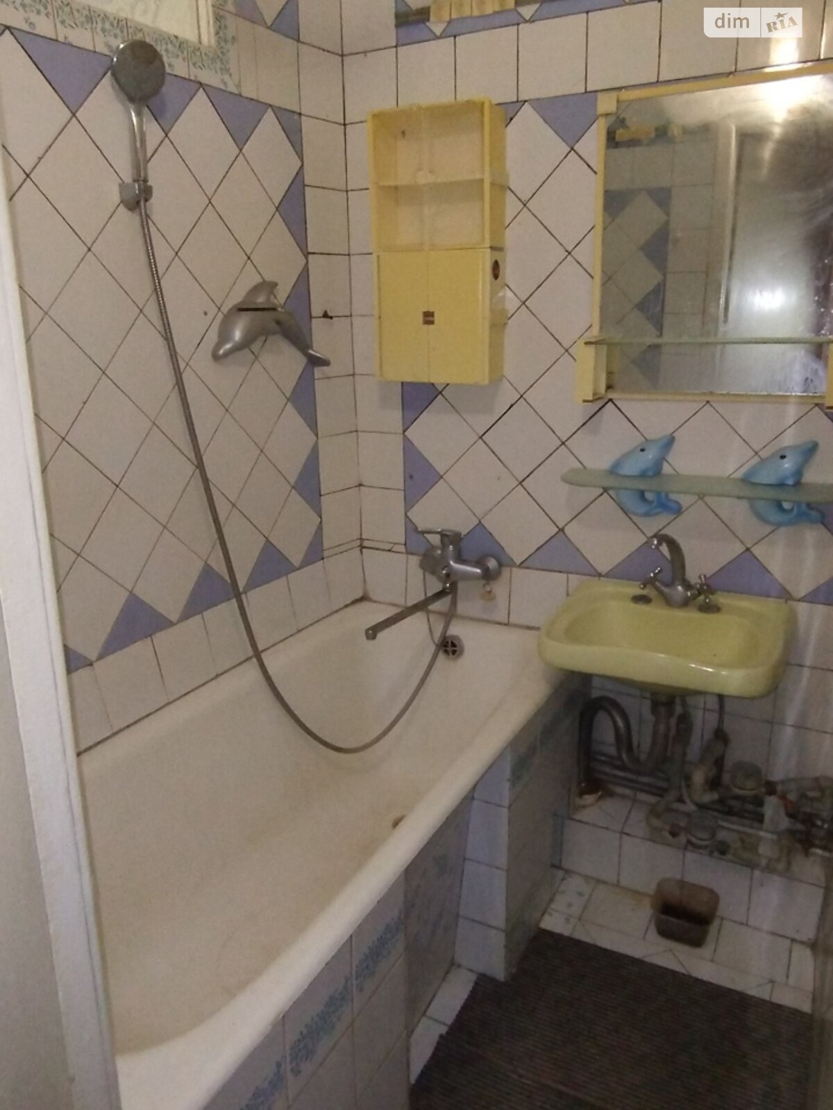 2-Room Apartment on Saltovka, 5th Floor, Separate Rooms, Balcony