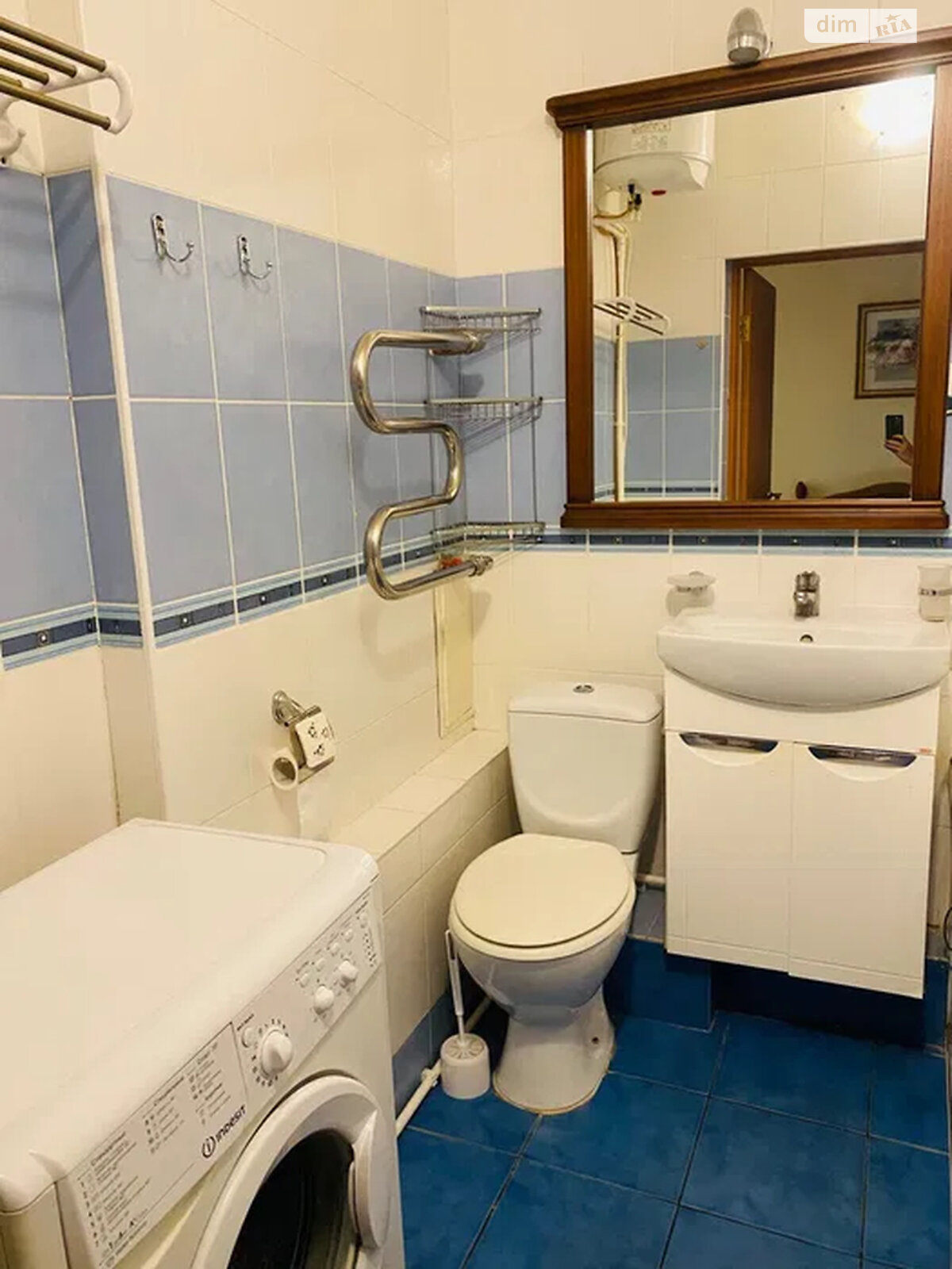 2-Room Apartment with Designer Renovation near City Center