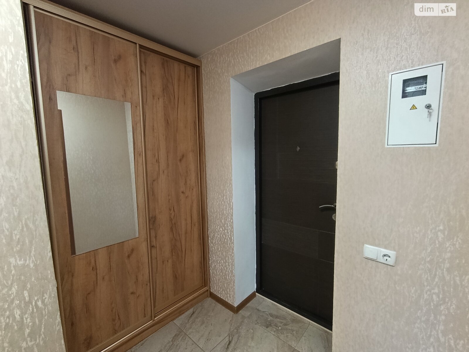 Renovated apartment in prestigious district, suitable for working girl or couple