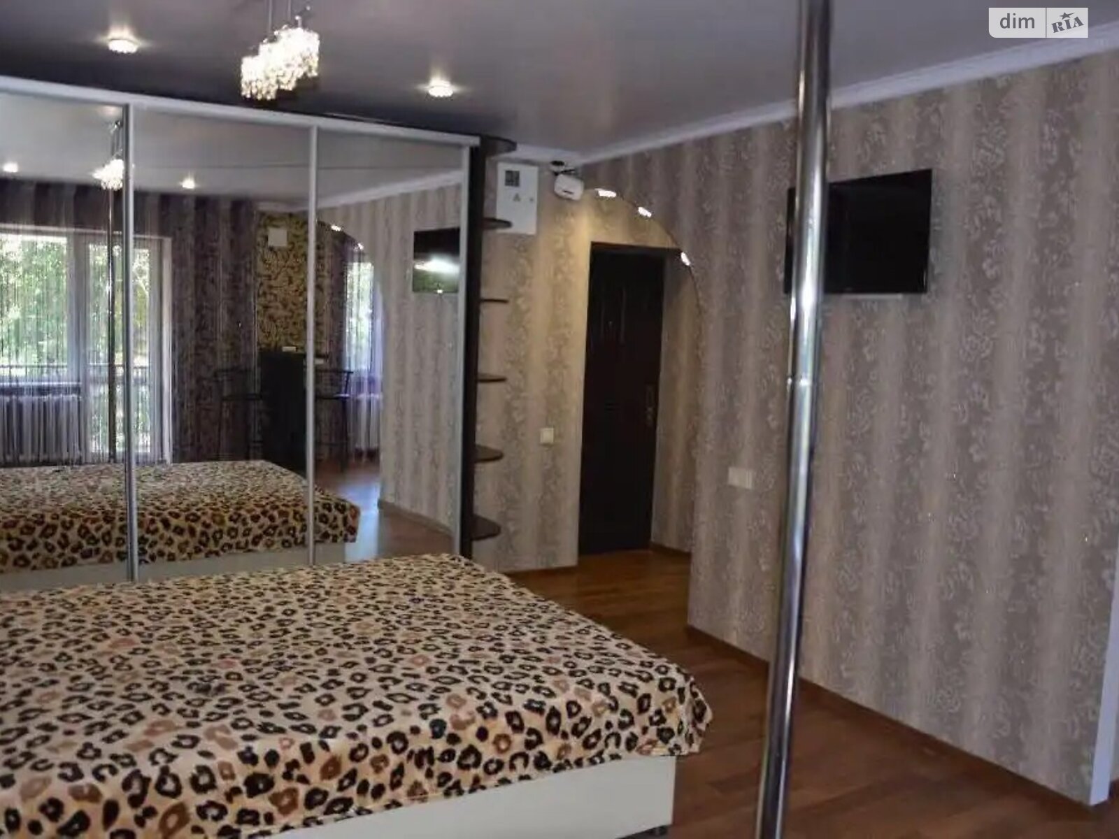 1-Room Apartment near B. Khmelnitsky Avenue, Pet-Friendly