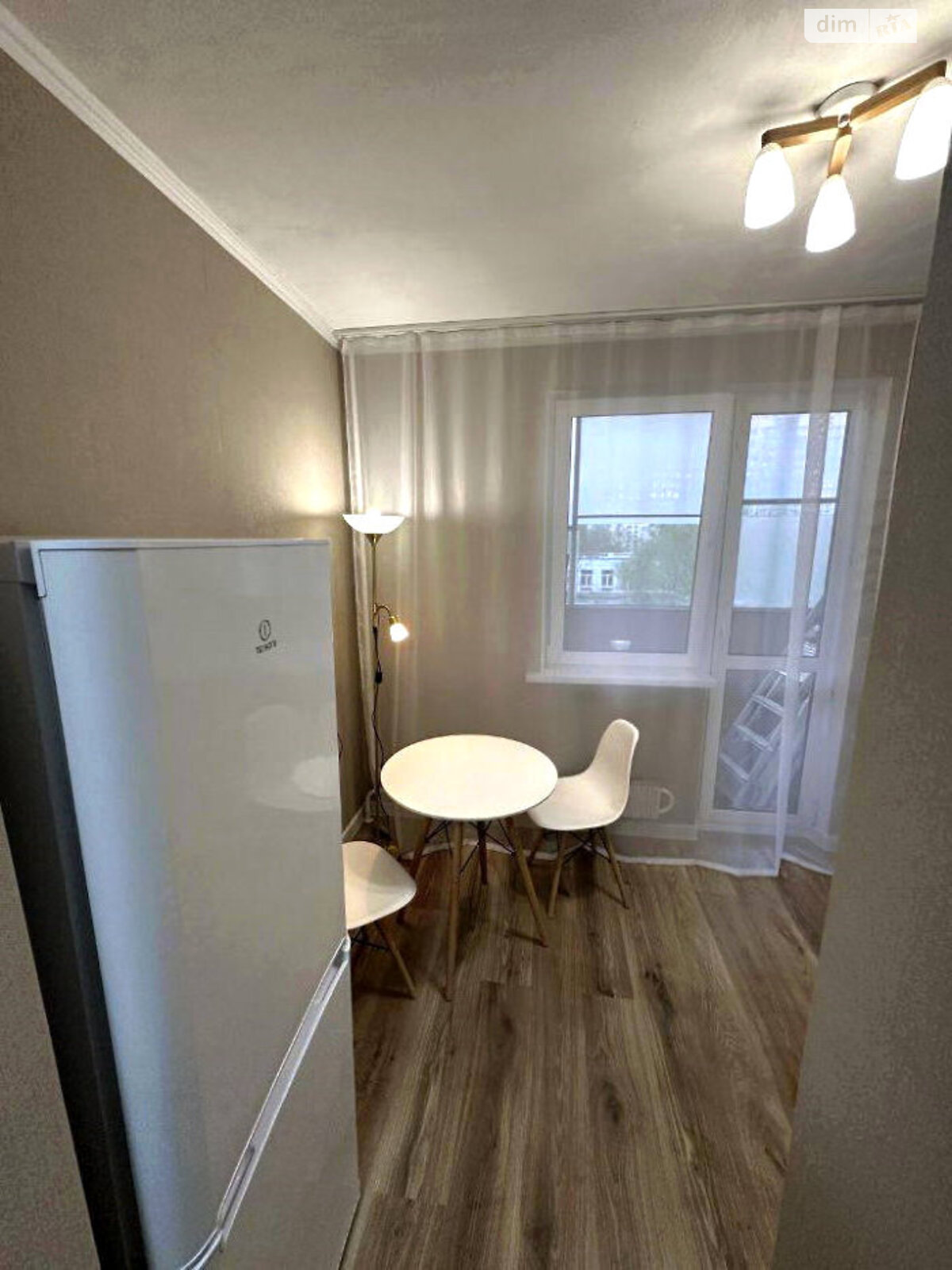 1-Room Apartment with Modern Renovation and Furnishings