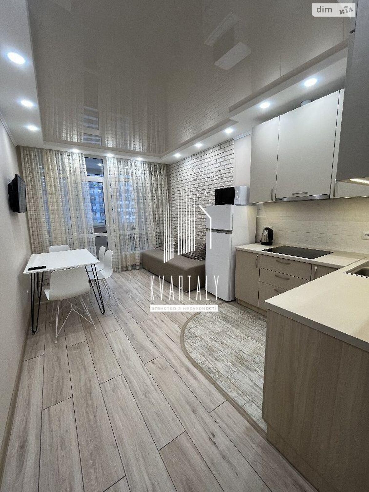 1-Bedroom Apartment in GALAKTYKA Complex, 17th Floor, Well-Equipped