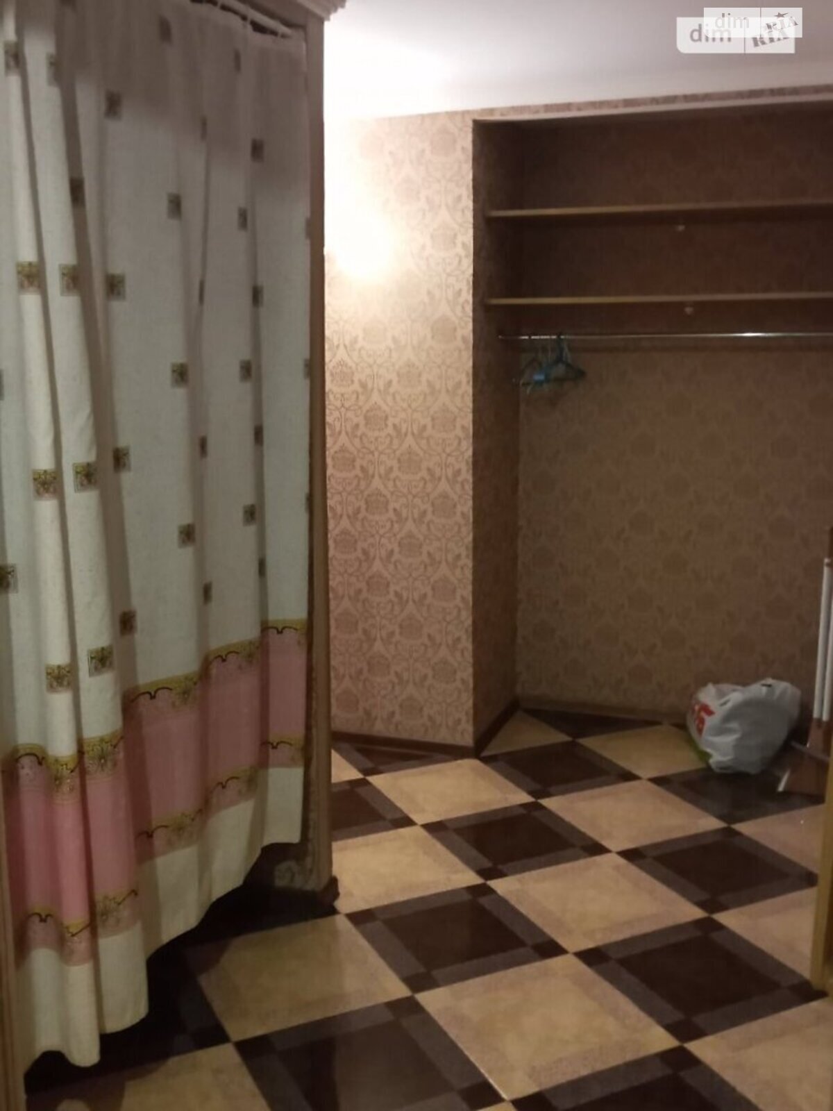 2-бөлмелі пәтер жігіттерге, қыздарға немесе жұптарға, үй жануарларымен болады