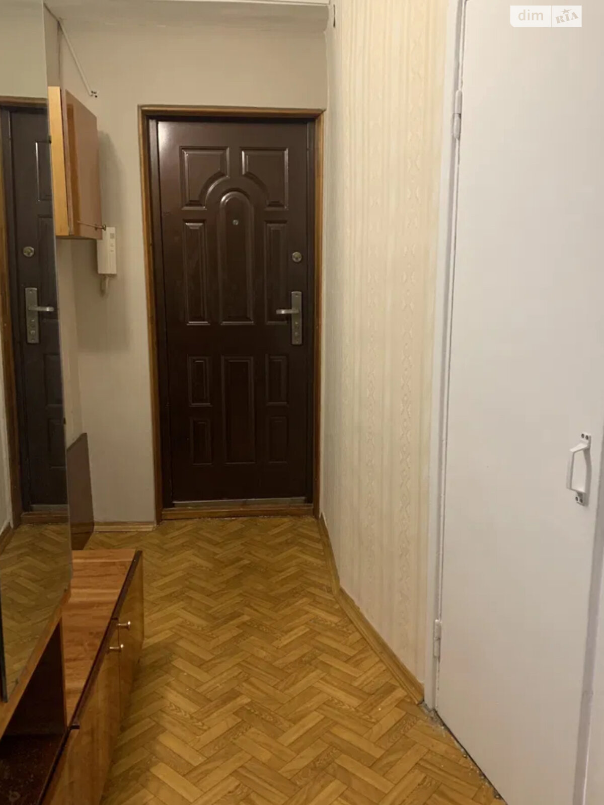 2-Room Apartment with Cosmetic Repair near Darnitsa Metro