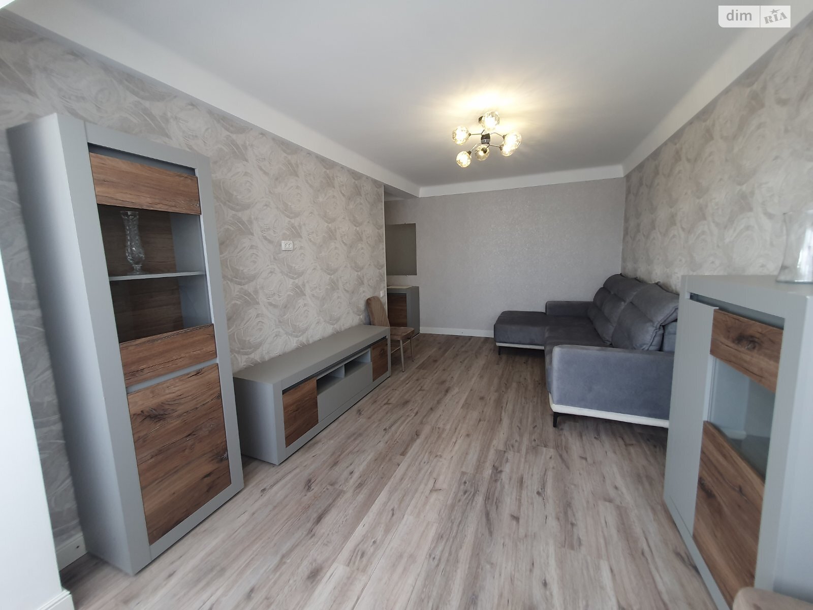 2-Room Apartment with New Renovation and Furnishings