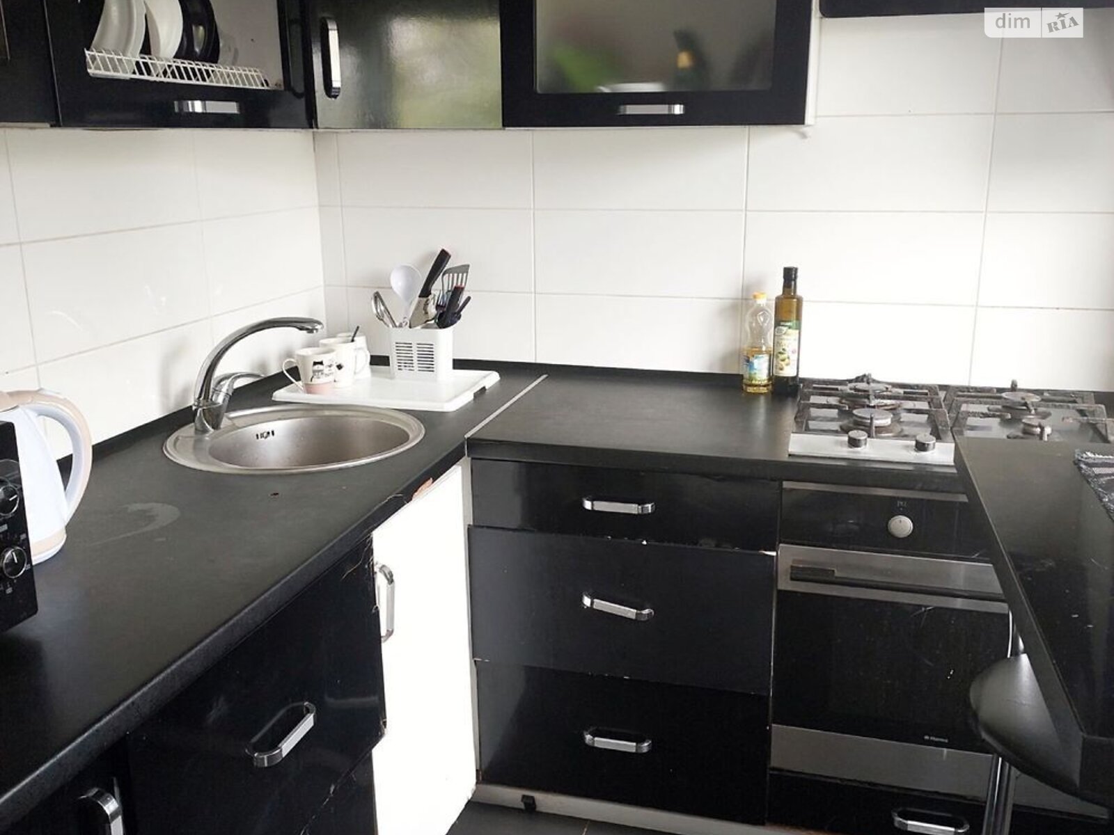 Long-term rental of a 3-room apartment on Almazna St.