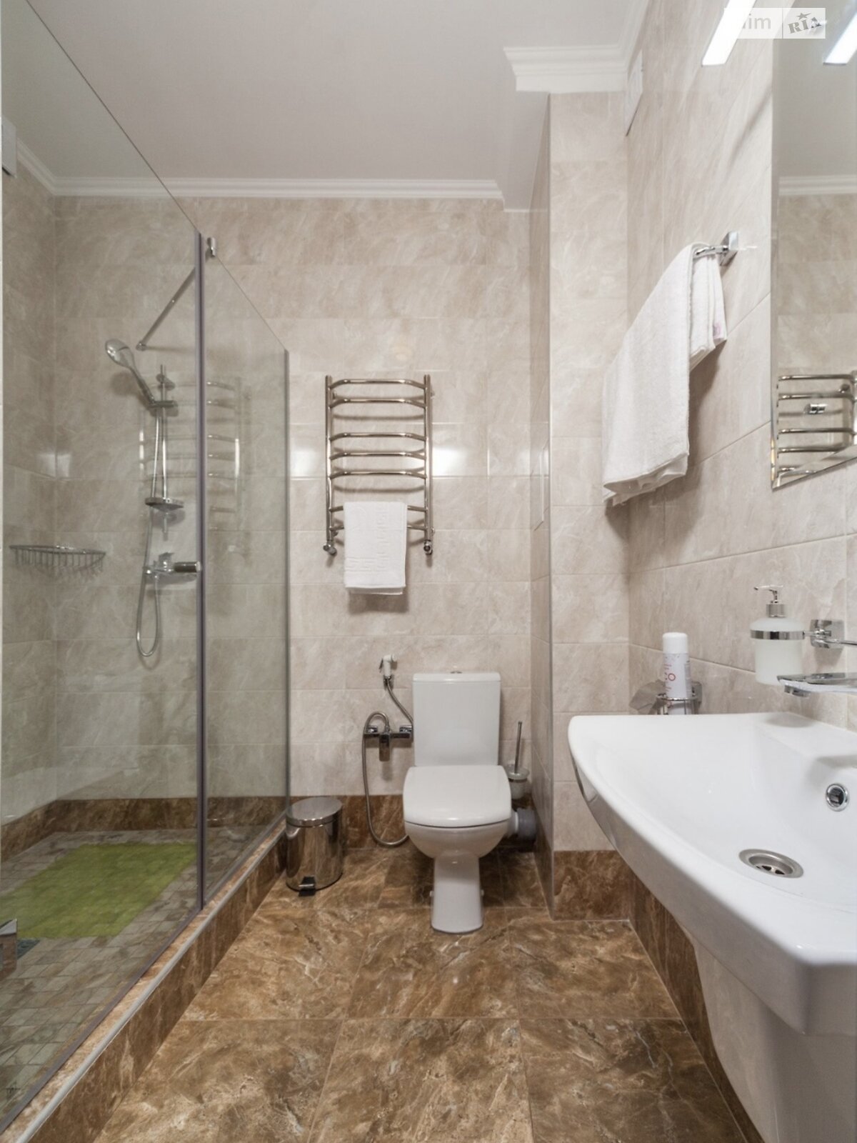 2-Room Studio Apartment with Sea Proximity and Garden