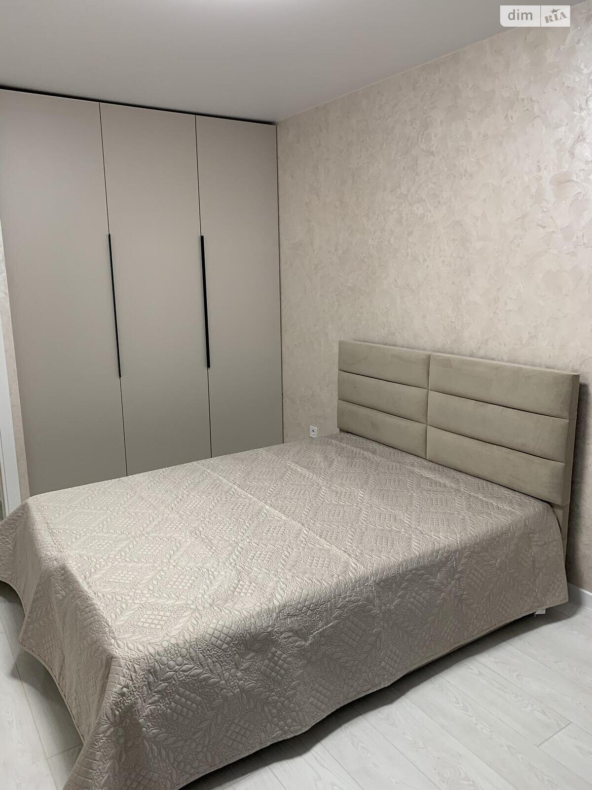 Long-term rental of a 1-room apartment on Holosiivskyi Ave. 130/57