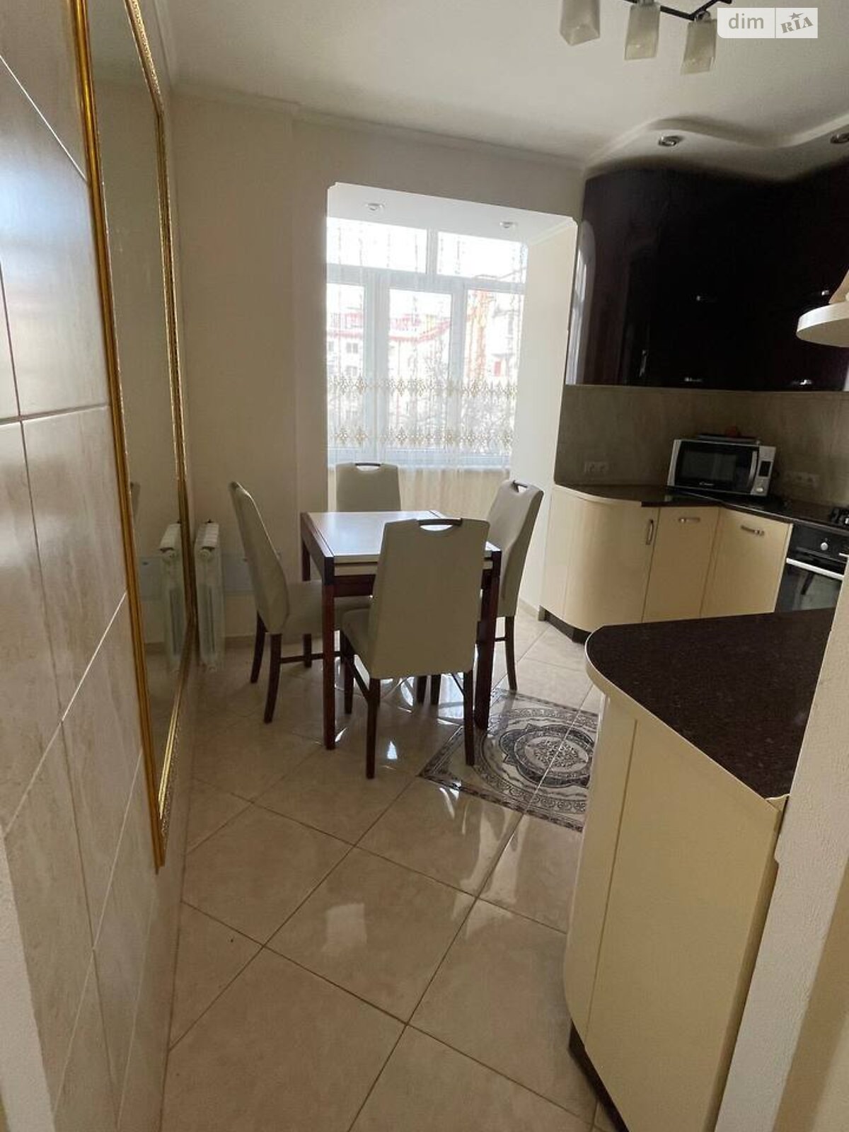 3-Room Apartment on Perfetskogo Street, Frankovskiy District