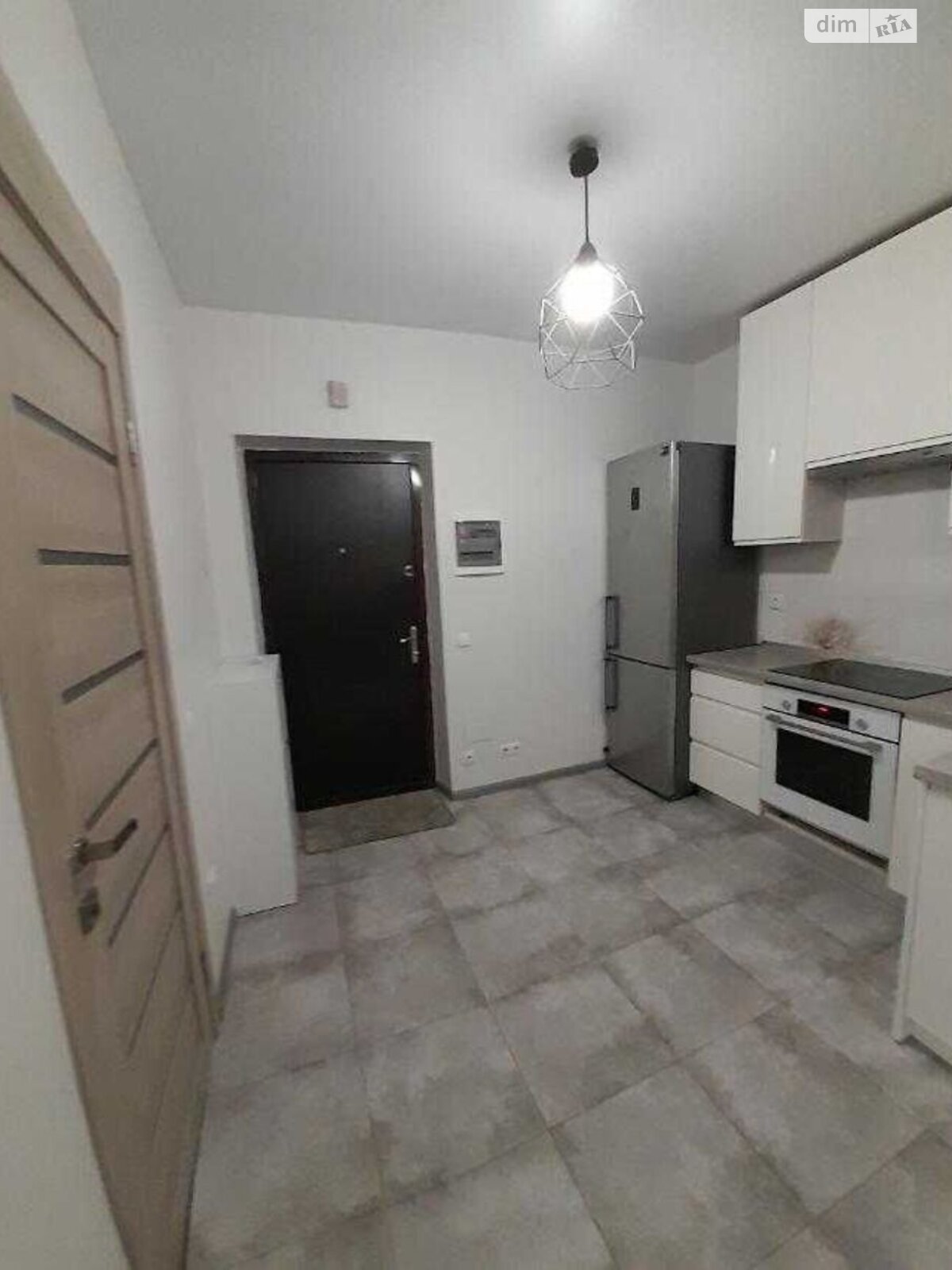 1-Bedroom Apartment in Yaskravyi Complex, 19th Floor, Fully Furnished