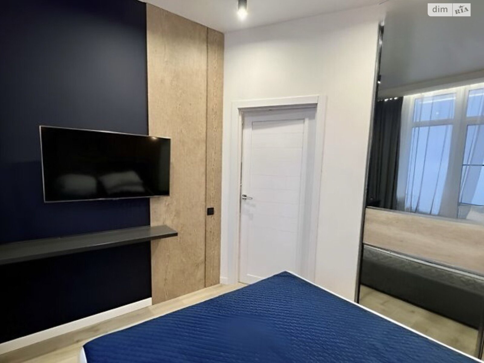 Modern Compact Apartment with Designer Interior