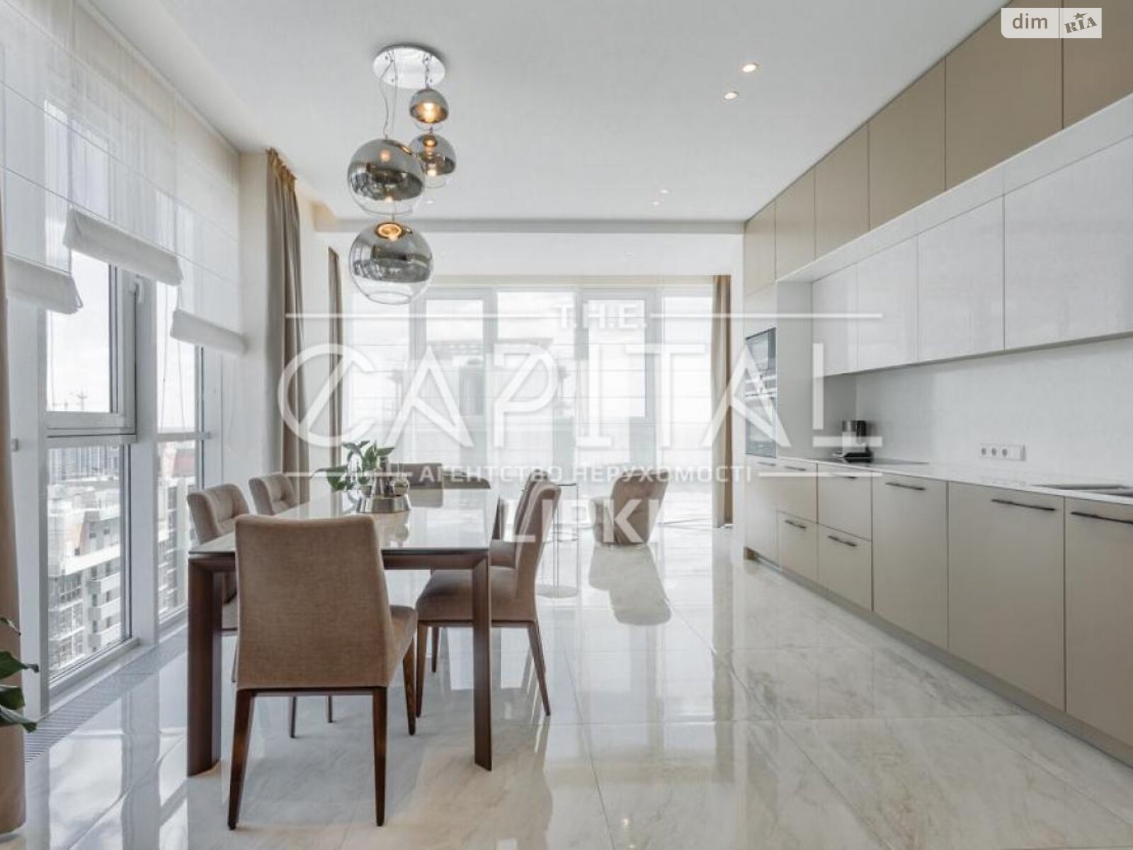 Stylish Spacious Apartment in Dragomirova Street, Novopecherskie Lipki Complex