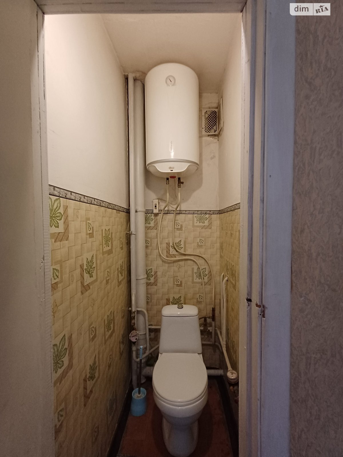 3-Room Apartment on Vysotskogo Street with Full Amenities and Gas