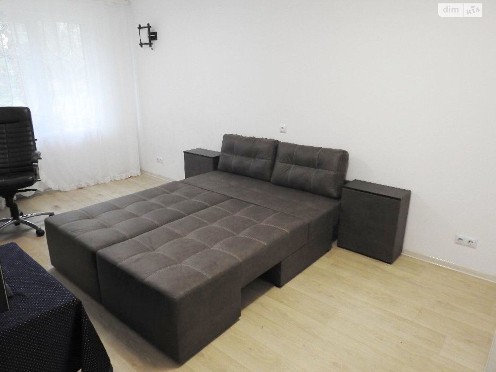 1-Room Apartment with Quality Renovation near Sedova Street