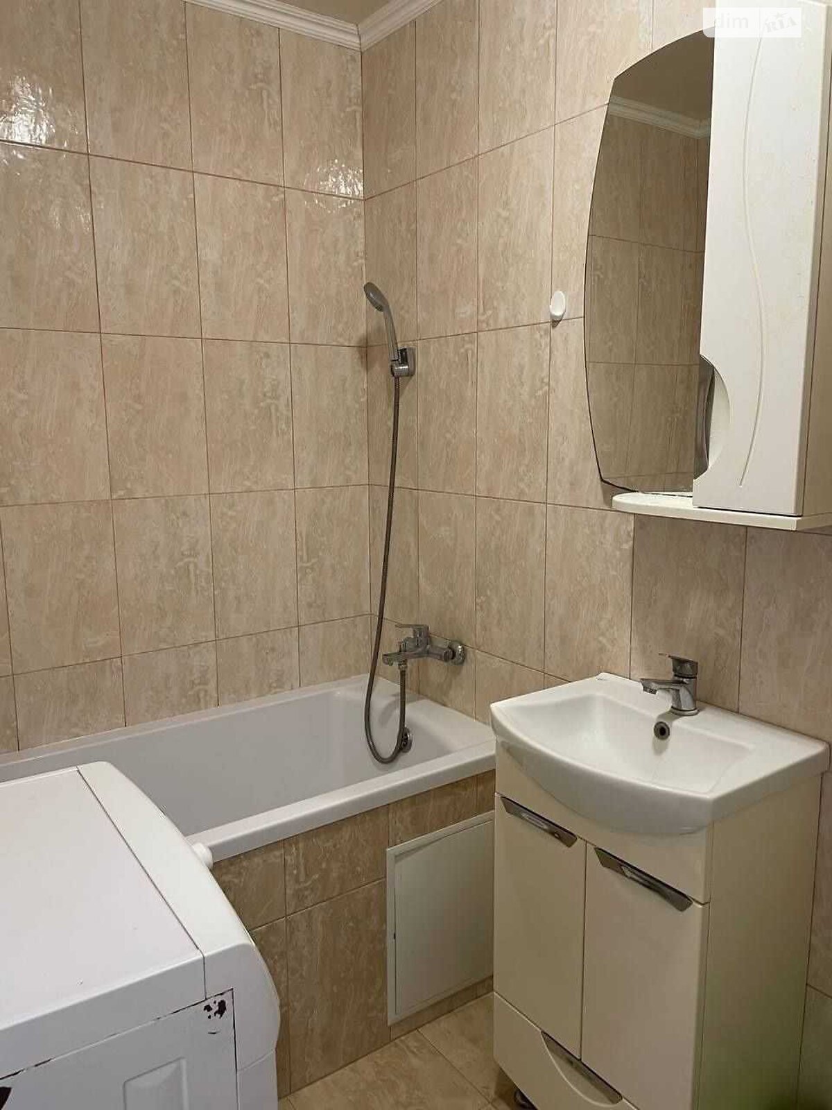 2-Room Apartment on Stryiska Street with Comfortable Design