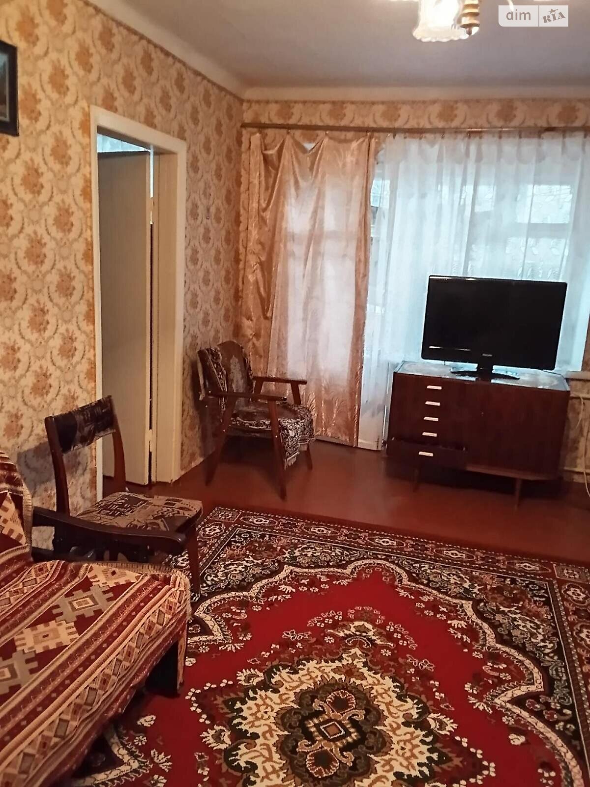 3-Room Apartment on Sobornosti Street, Furnished with Internet and Cable TV
