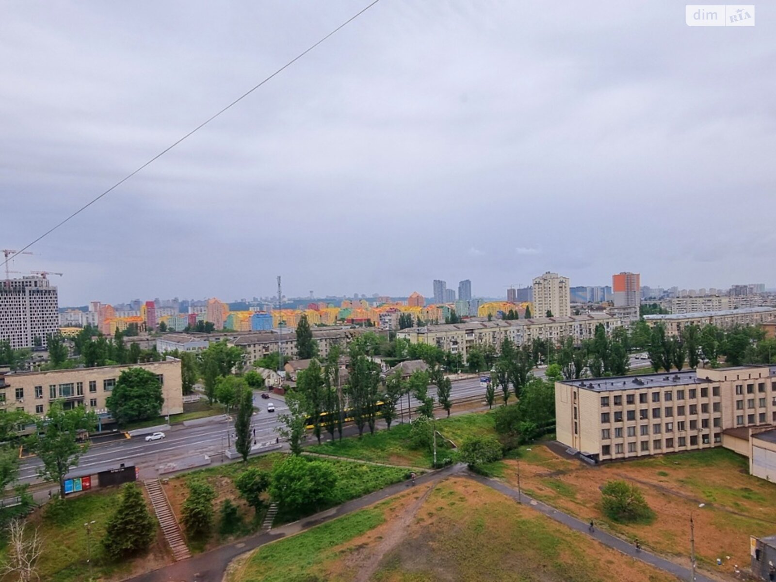 Spacious 1-bedroom apartment with panoramic city views