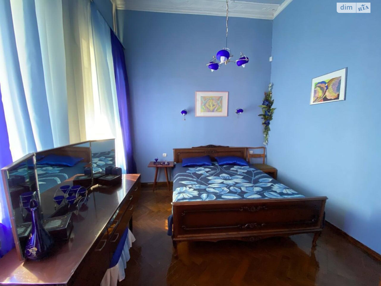 Three-room apartment in the historic center of Odessa