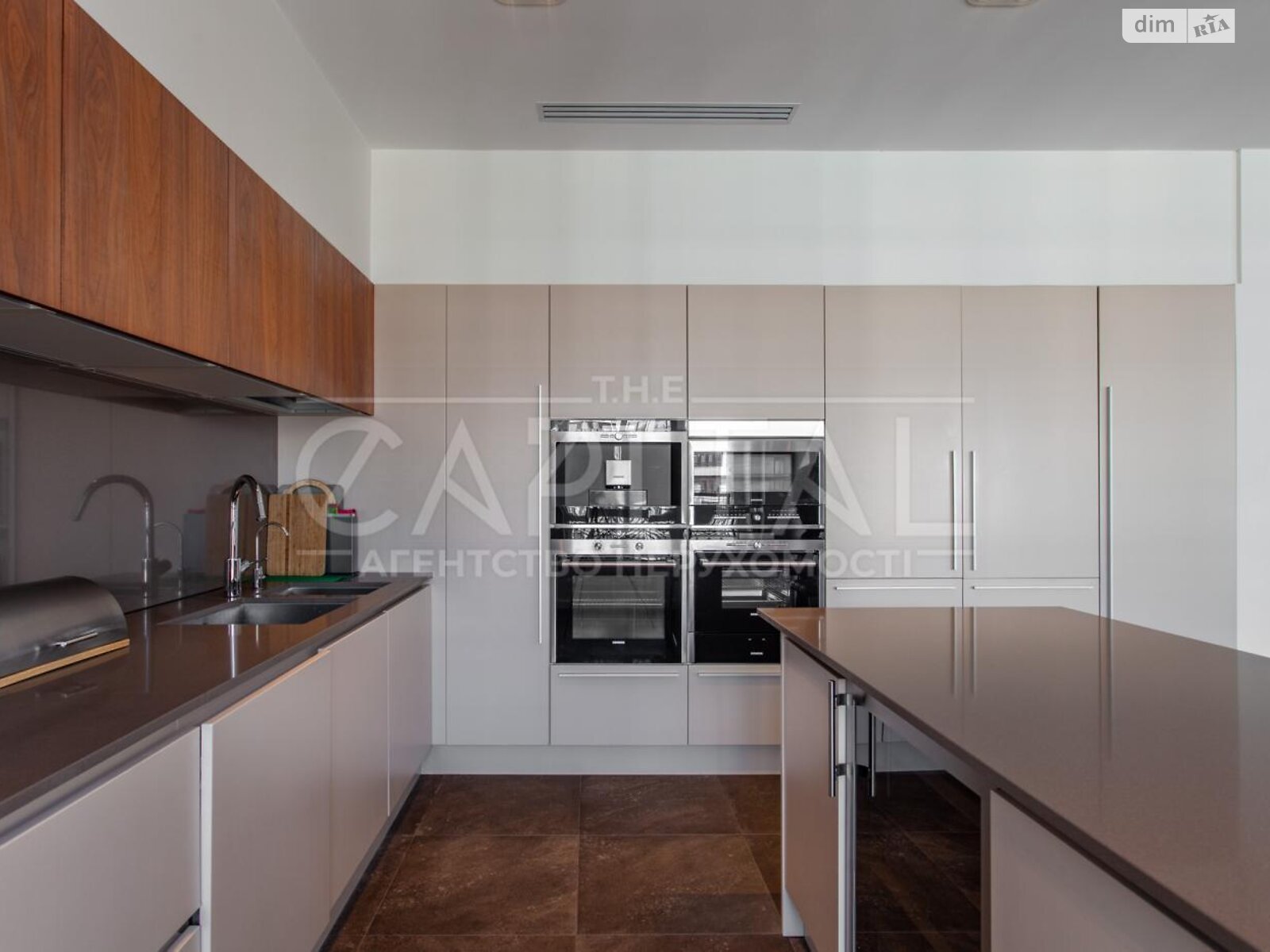 5-Room Apartment in Novopechersky Lipki Residential Complex