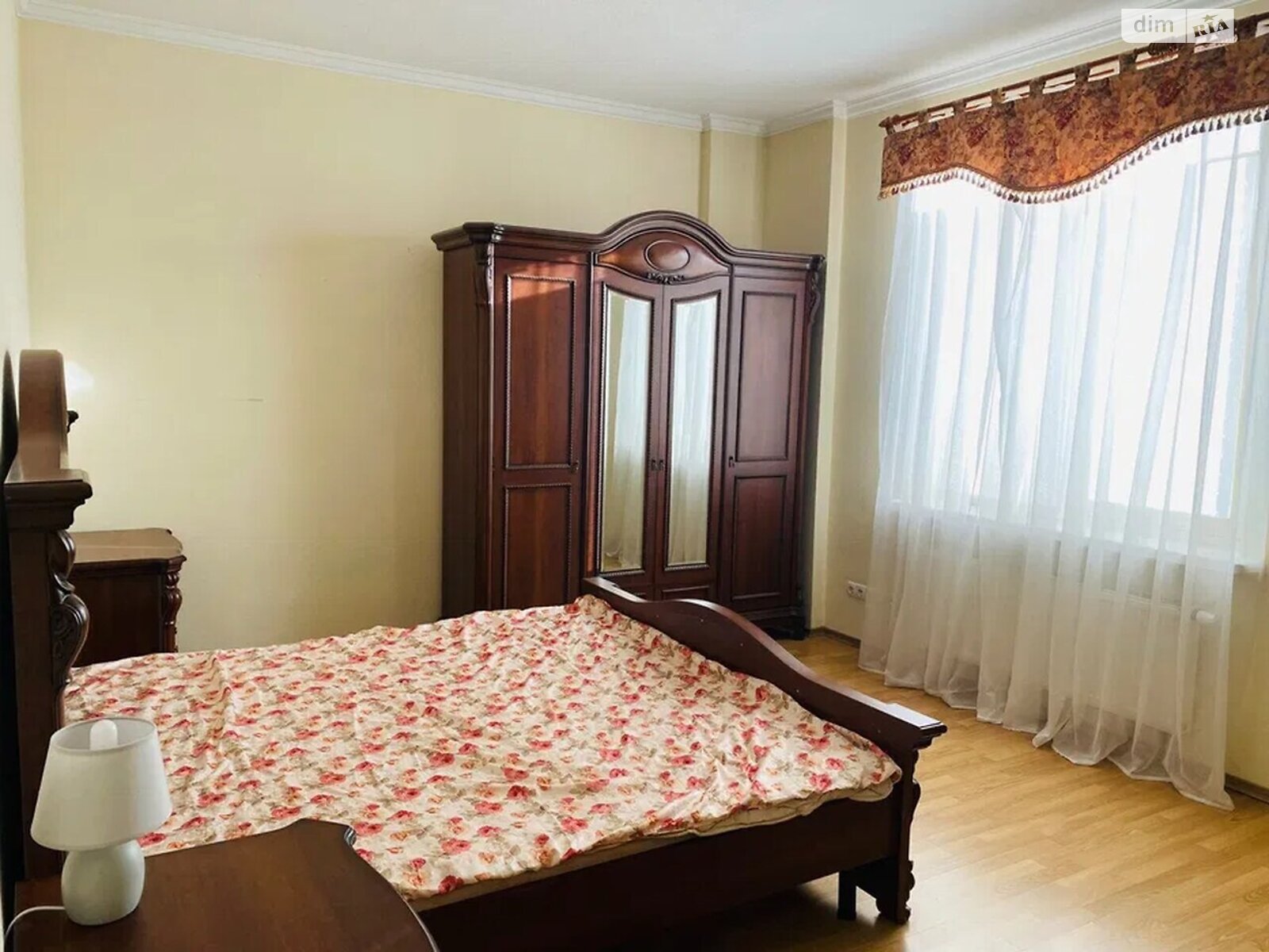 2-Room Apartment with Designer Renovation near City Center