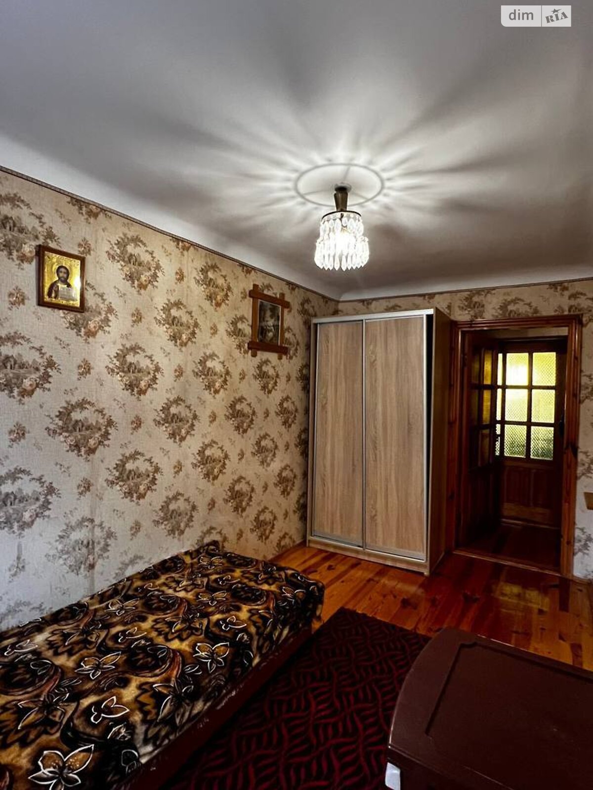 Two-room apartment near central market, furnished with appliances