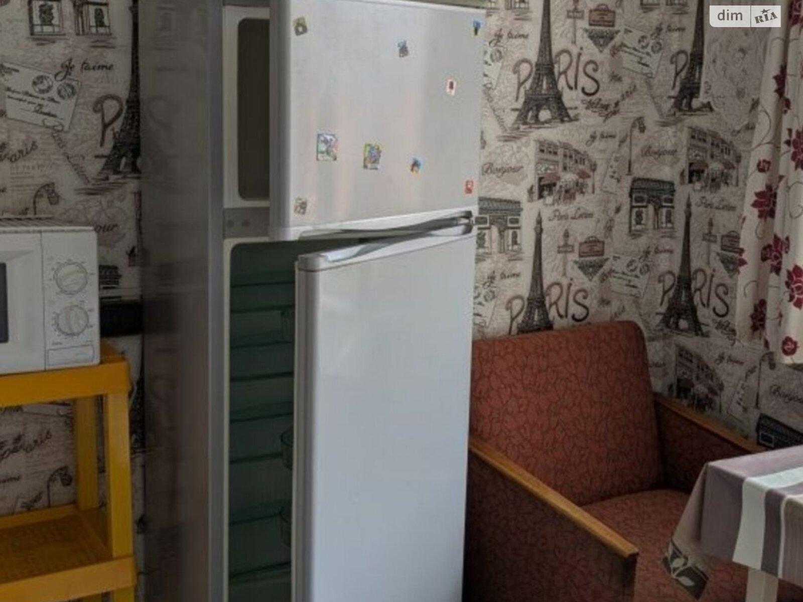One-room apartment with furniture and appliances for decent tenants