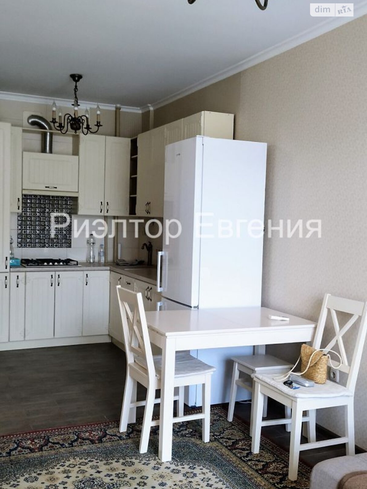 Center Studio with Kitchen and Bedroom, 40 sq m, Fully Equipped