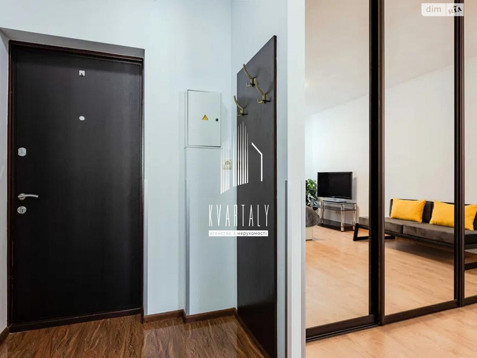 1-bedroom apartment on Anna Akhmatova Street, well-equipped and bright