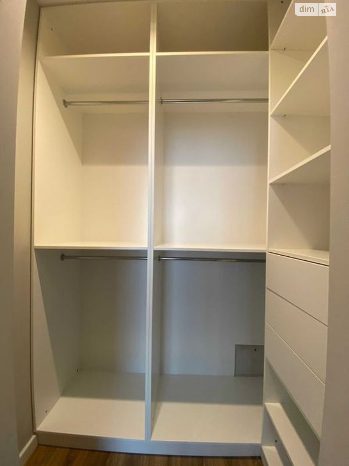 Stylish Two-Room Studio Apartment in Pechersk, Lavska Street