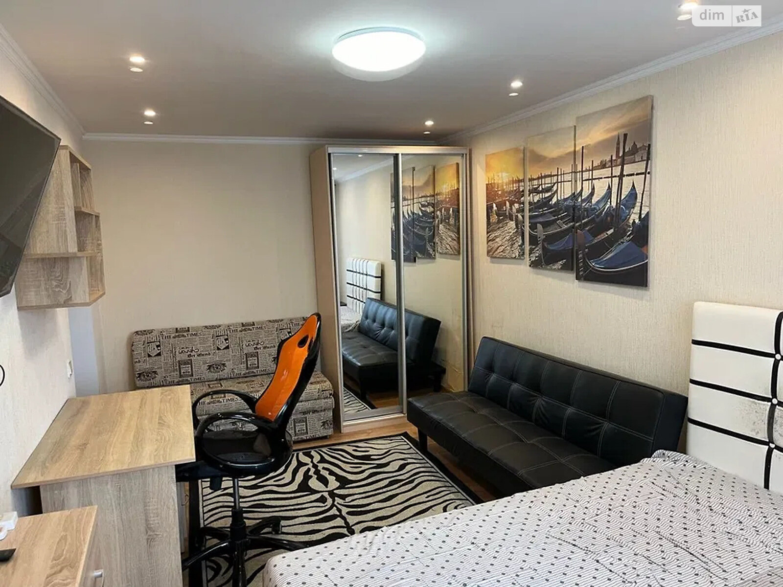2-Room Apartment on Viktor Yarmola Street, 9th Floor
