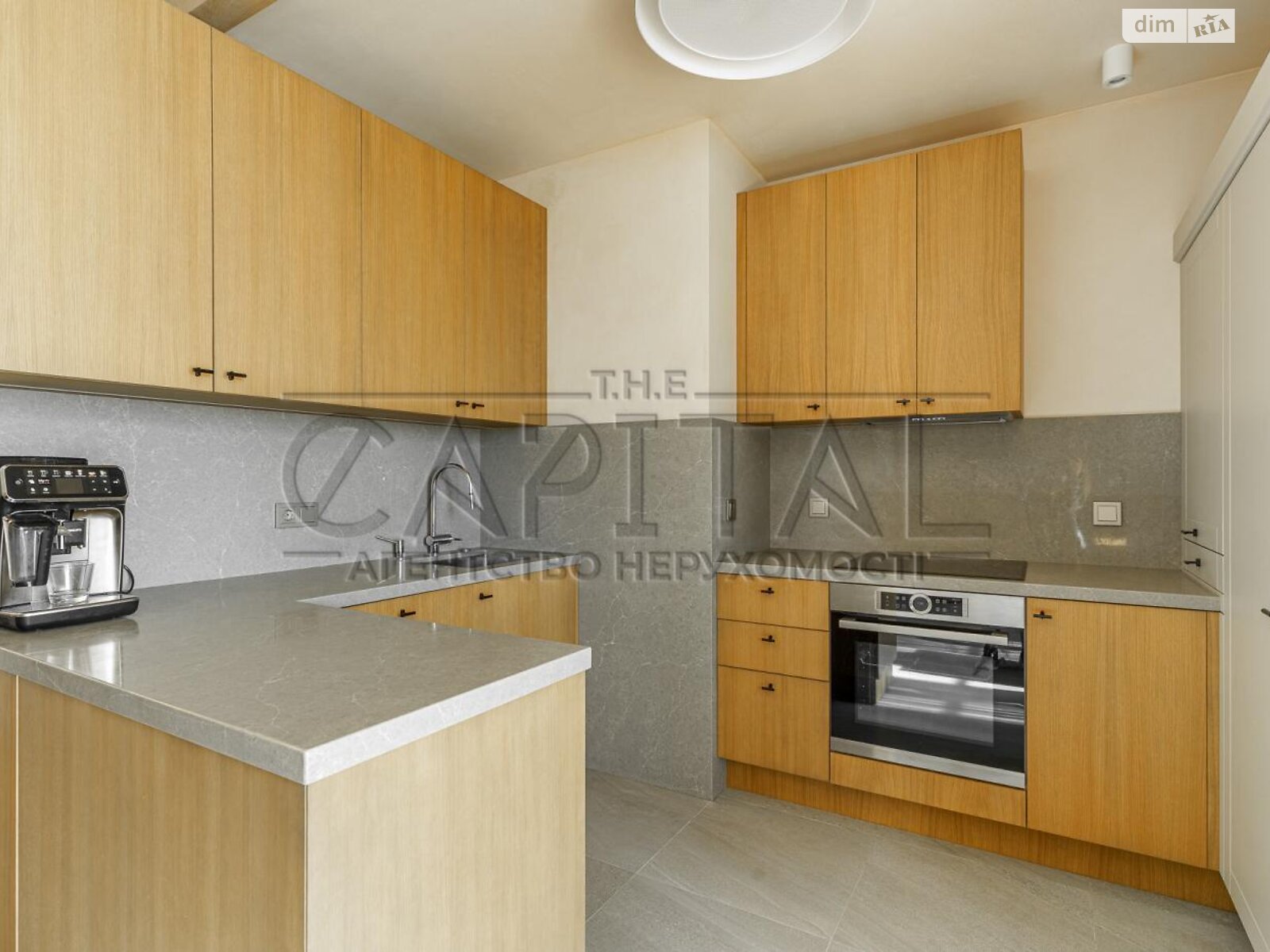 View apartment in Rusanovskaya Harbor residential complex with a view of the Dnieper