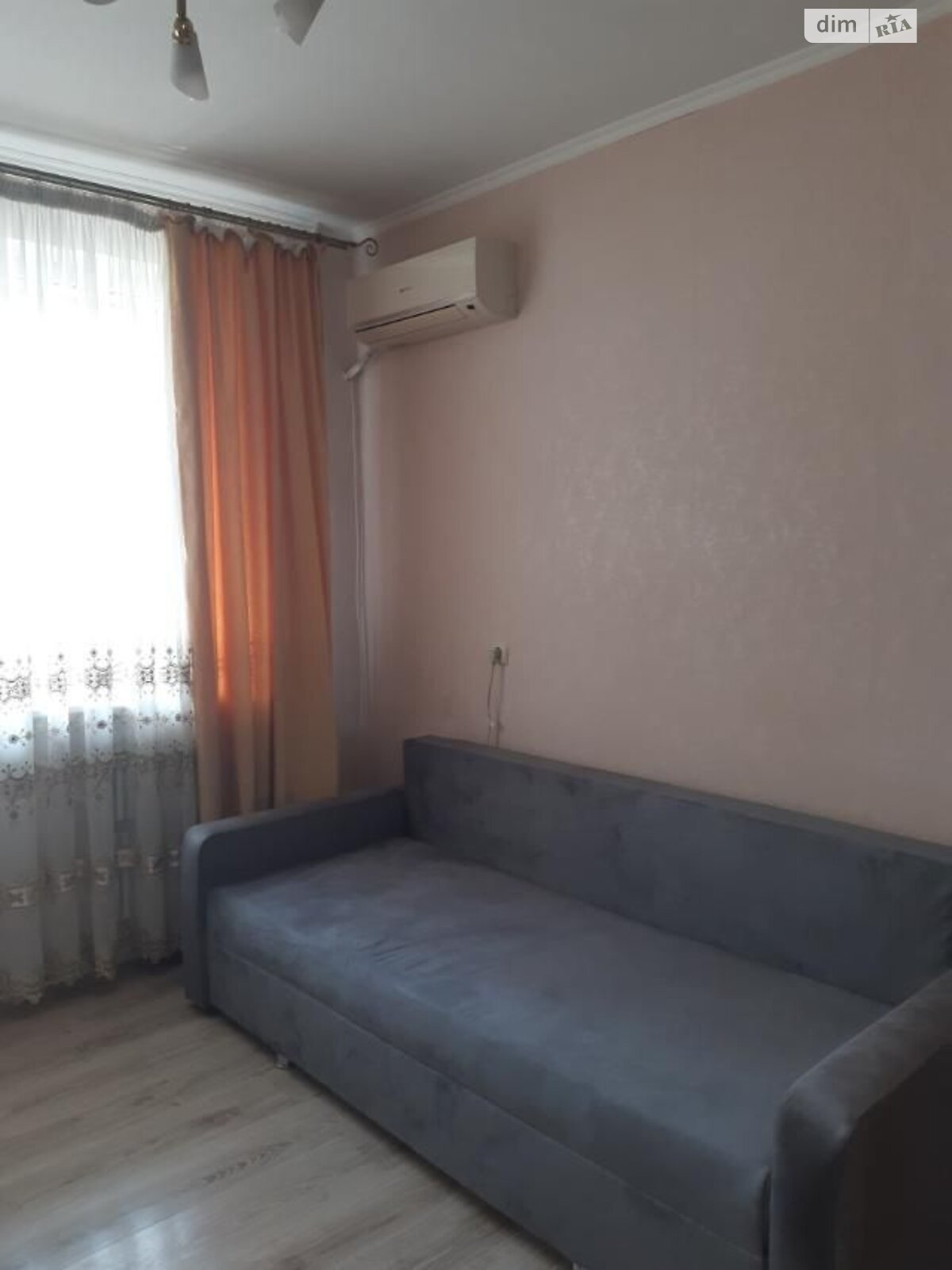 Cozy 1-bedroom apartment near Kyivska Metro Station