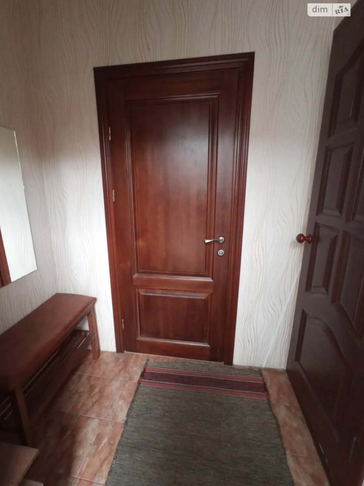 1-Room Apartment near Oboinyi Market, Borshchahivka