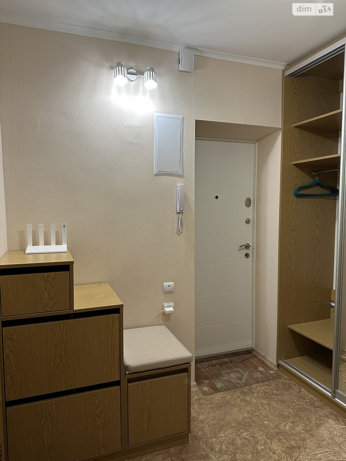 1-Room Apartment on Borshchagivska Street, Quiet Yard, Near Tramway