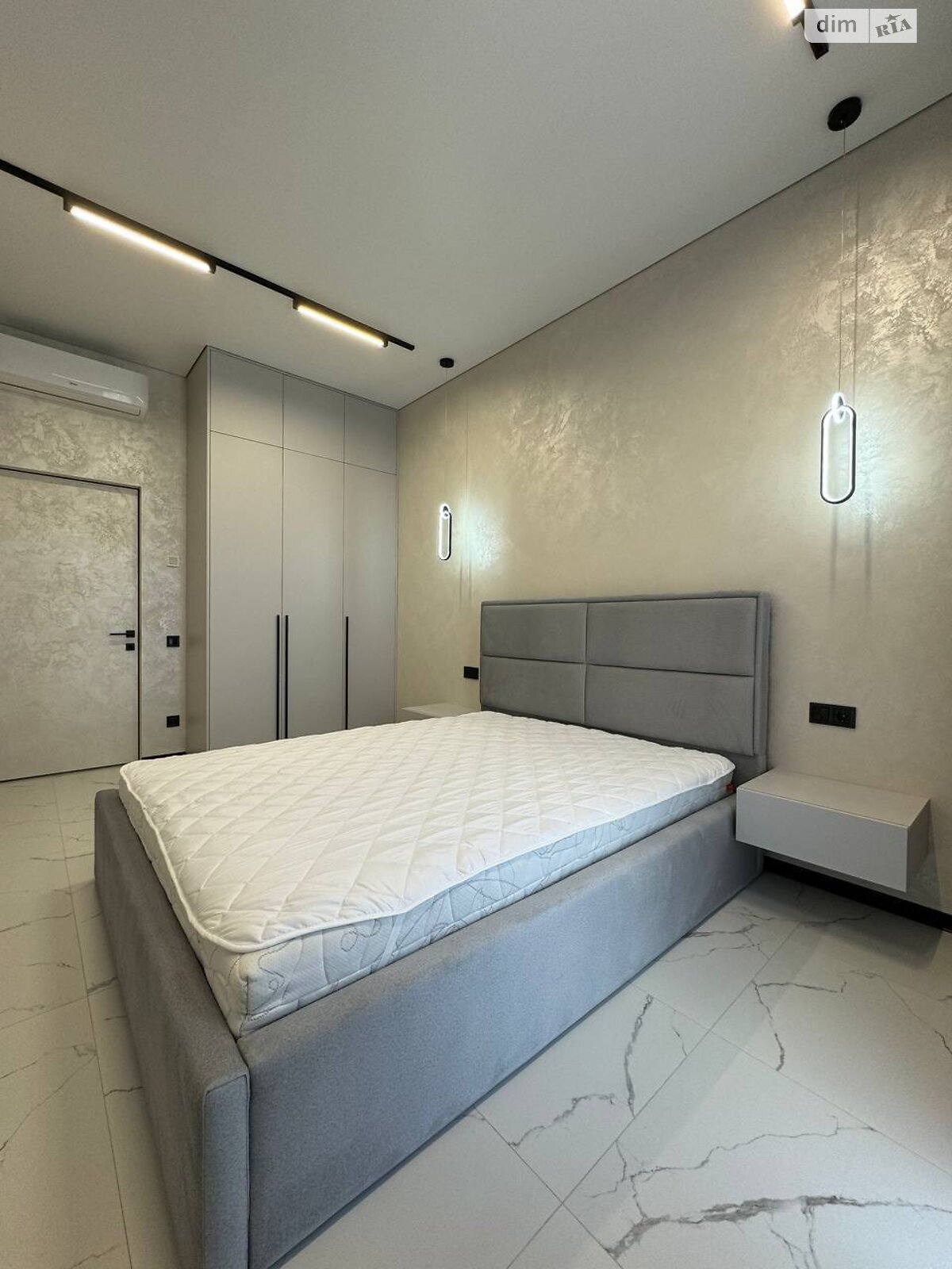 2-Bedroom Apartment in Geneva Complex, Central Location