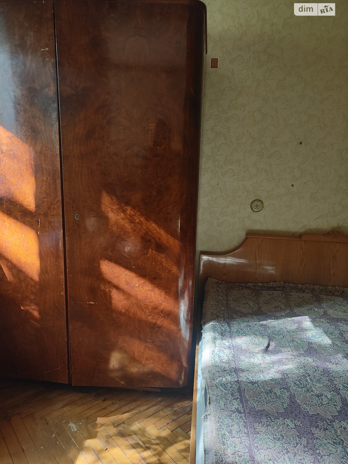 Two-room apartment near Armeyskaya metro, second floor