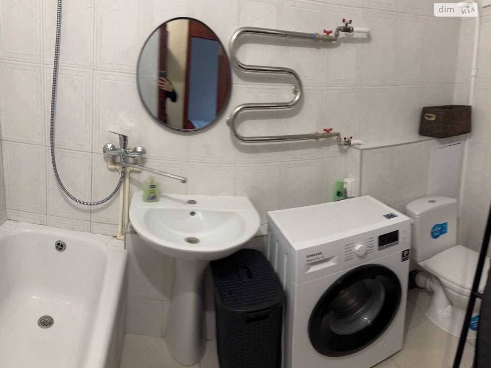 1-Room Apartment near University with All Amenities