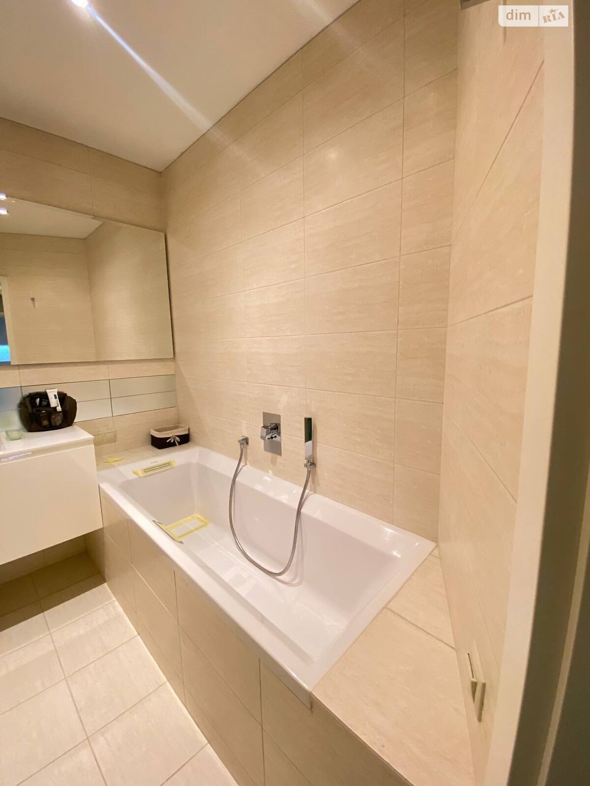 2-Room Studio Apartment in Svyatoshynskyi District