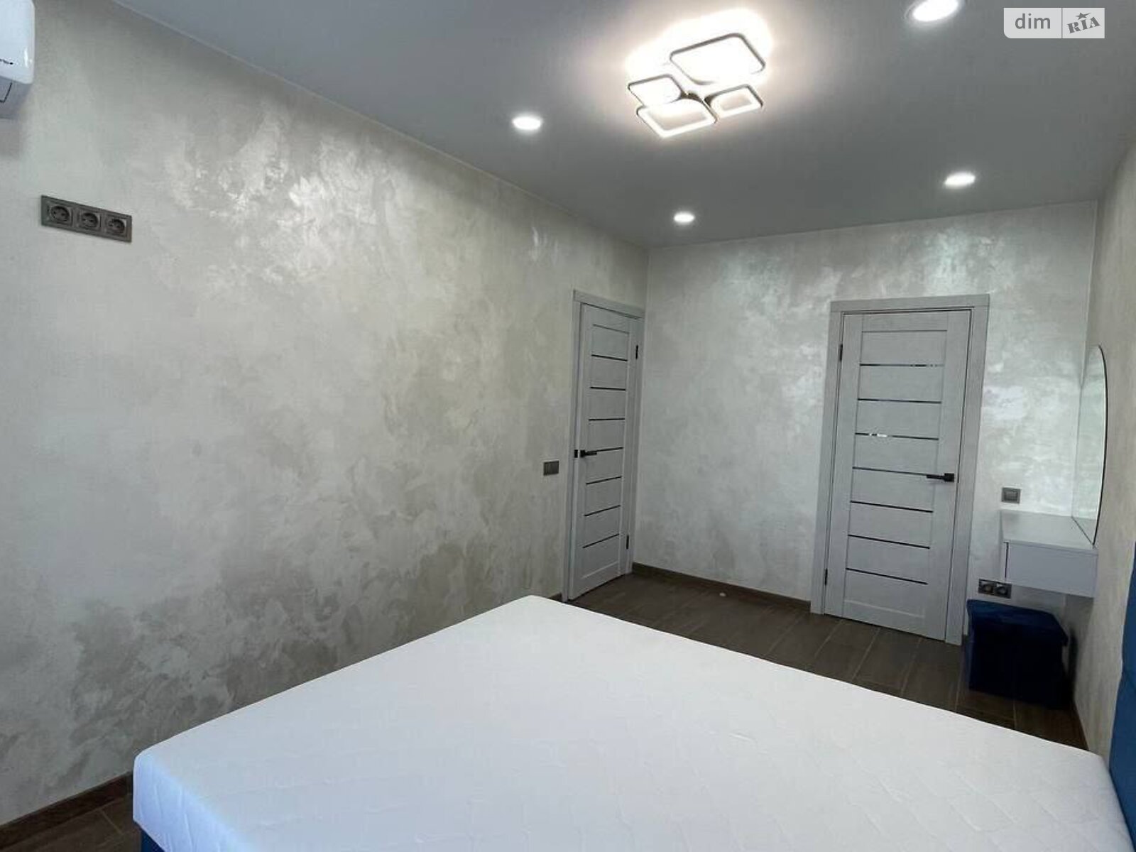 2-Room Apartment in Dubinina Complex, Heroiv Spasateliv Street