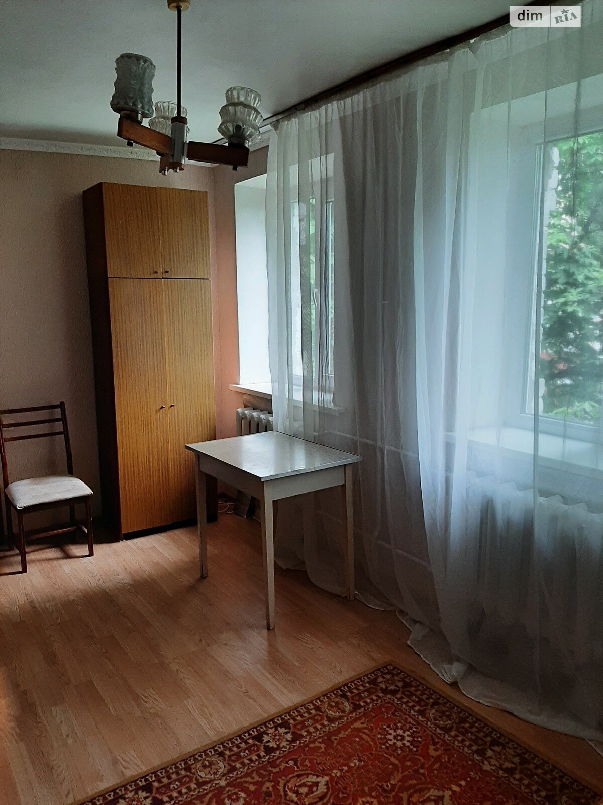 Apartment near park, fast tram, supermarkets, and school