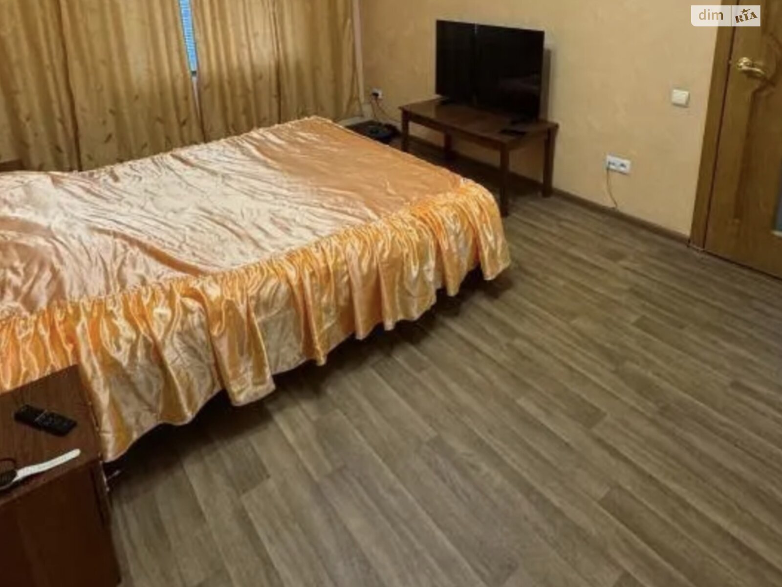 2-Room Apartment on Rabochaya 24, Near Antonovicha